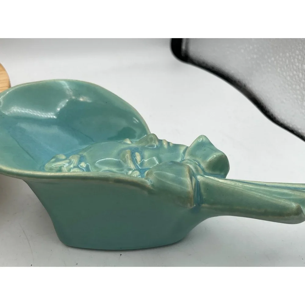 Vintage Haeger Wall Pocket Lady In Bonnet Blue 1940s Art Deco Teal